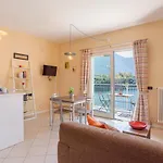Daire With Balcony And Private Parking