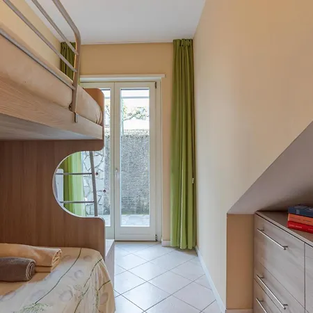 Lejlighed With Balcony And Private Parking