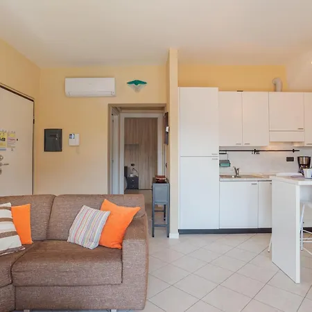 With Balcony And Private Parking Lejlighed *